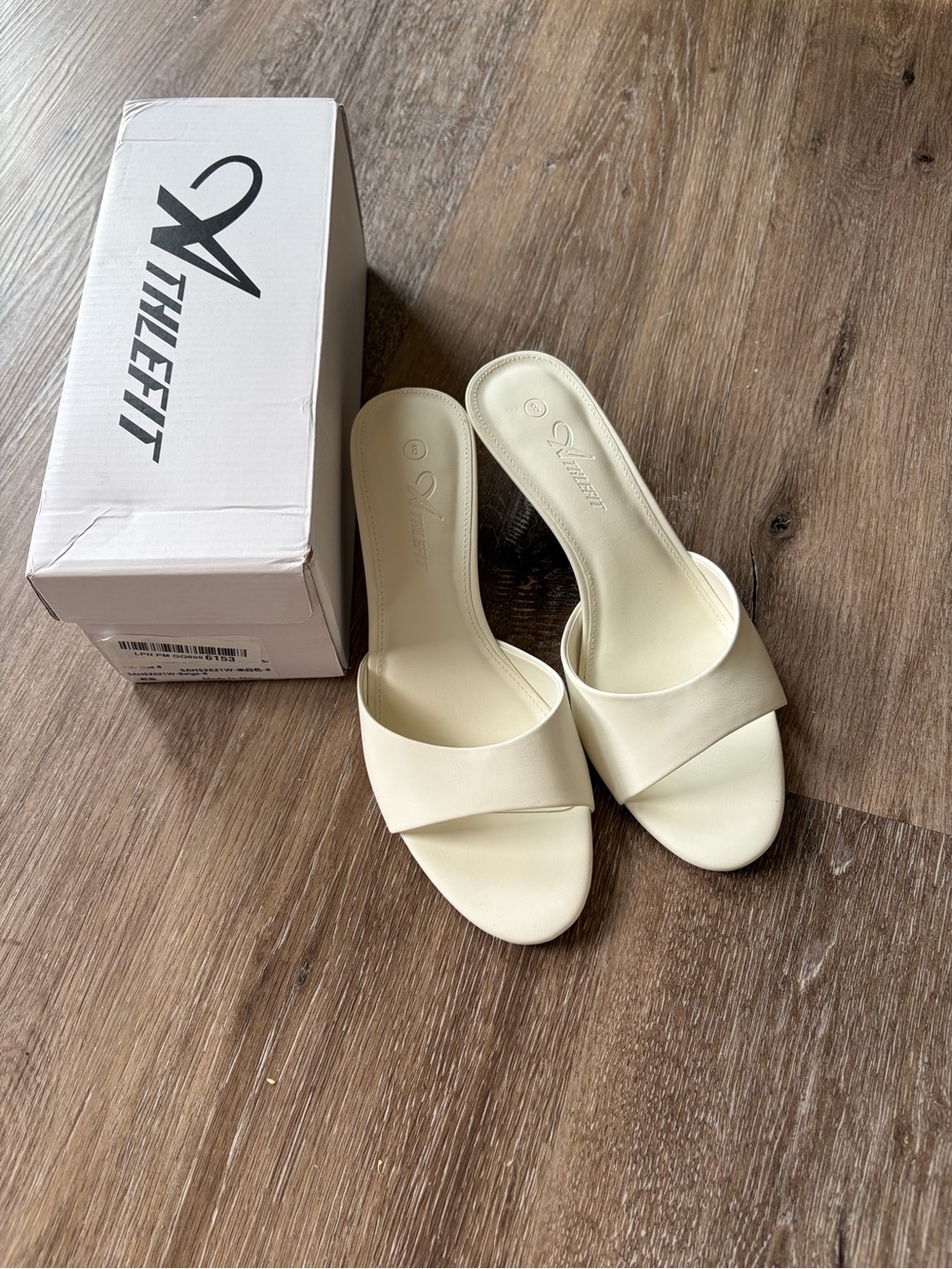 Athlefit Kitten Heels size 8- Brand New